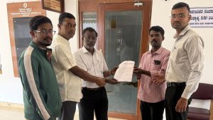 Delegation demands proper maintenance of R.N. Shetty stadium in Dharwad